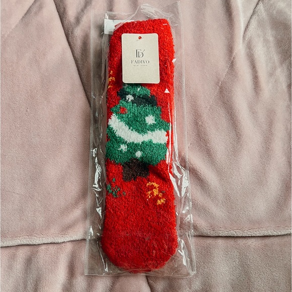 Santa Clause Fuzzy Socks - Picture 3 of 4